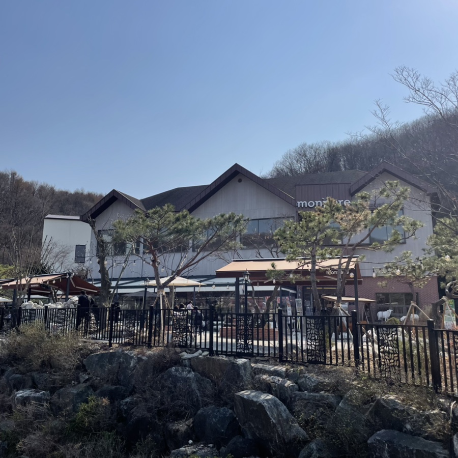 몽뻬르베이커리카페 이미지