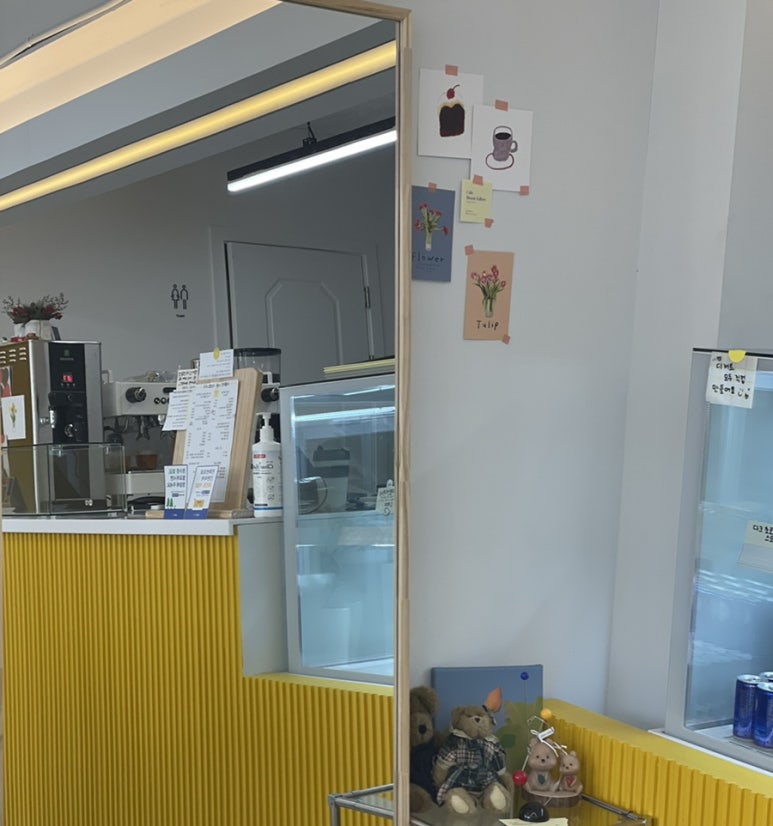 카페블룸옐로우 이미지