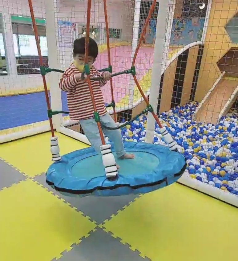 방방나이트 이미지
