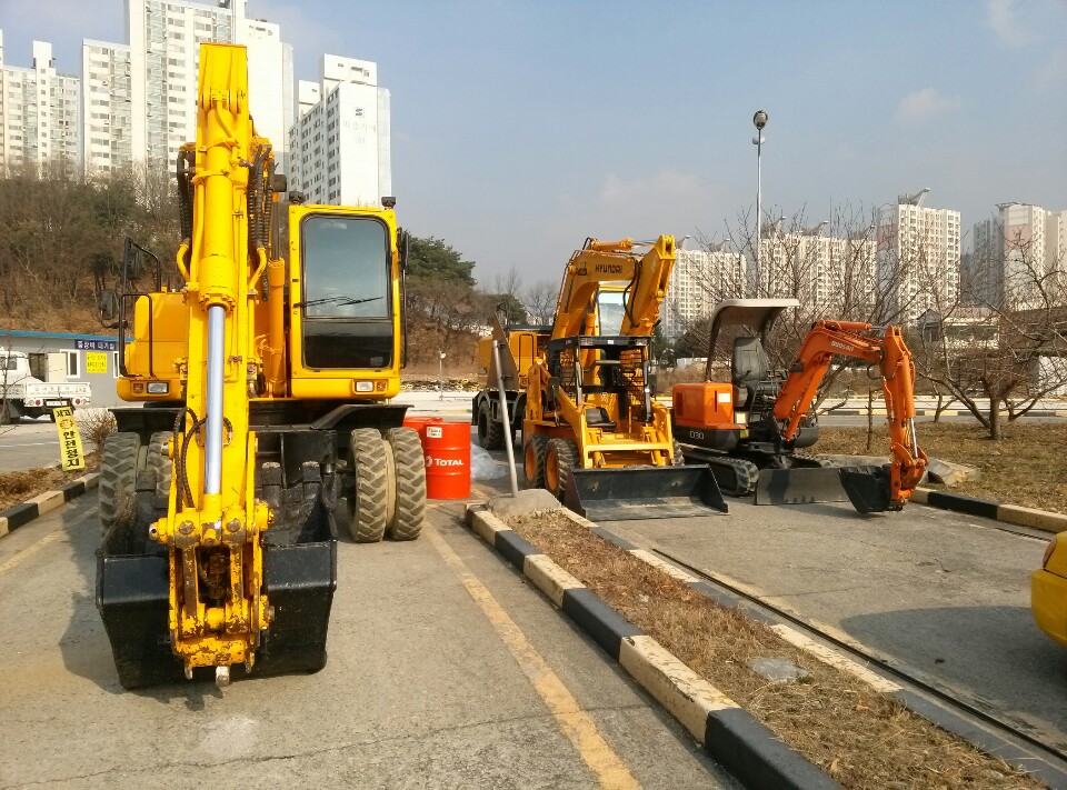 아주중장비전문학원 이미지