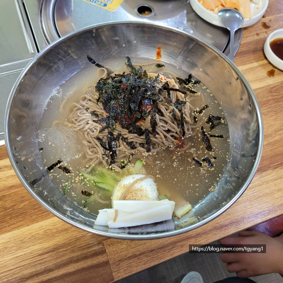 팔송황기더덕막국수 이미지