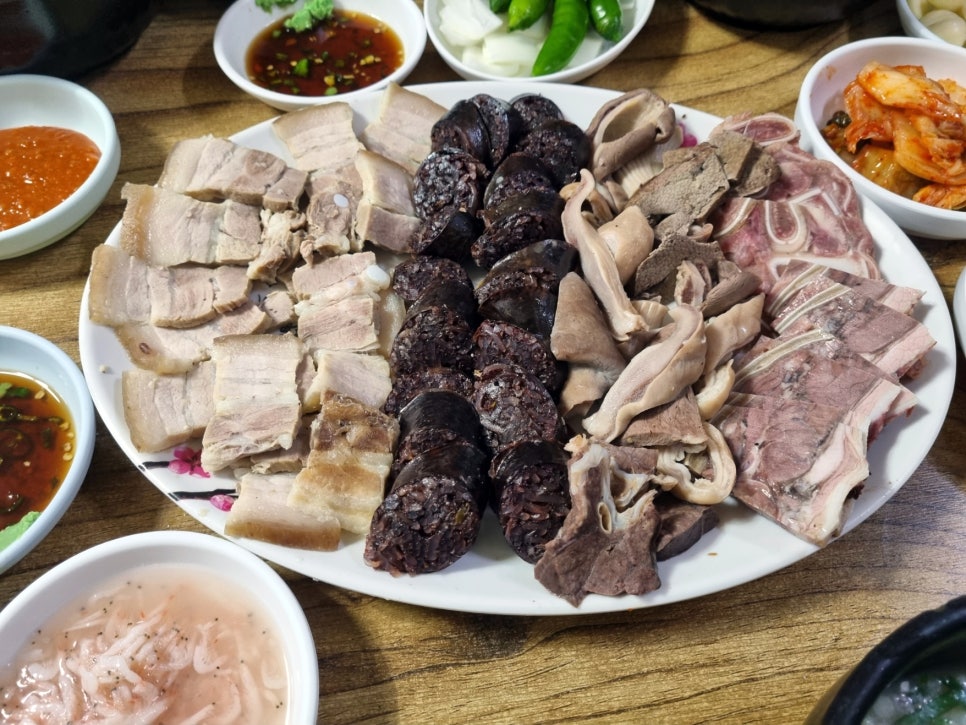 완도국밥 이미지