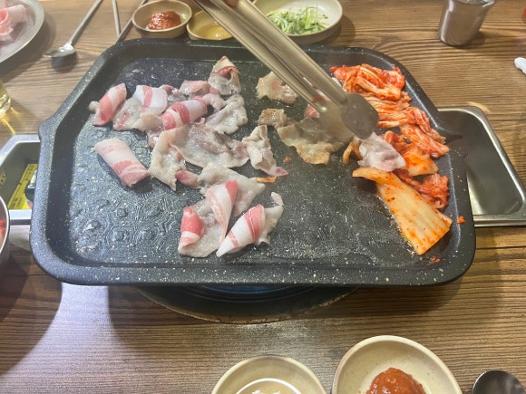 돈다발대패삼겹 이미지