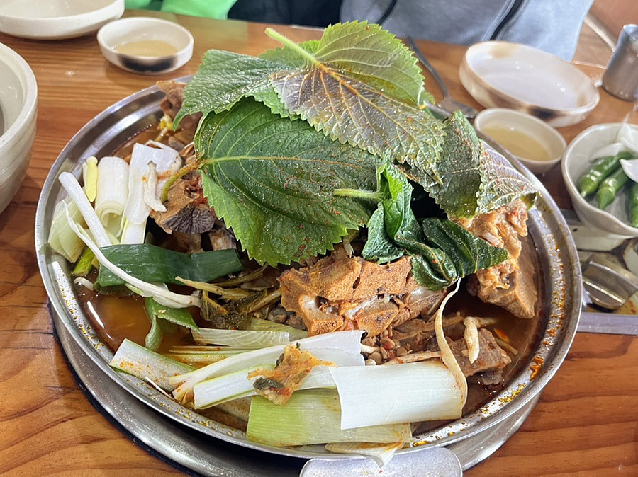 청마루감자탕해장국 이미지