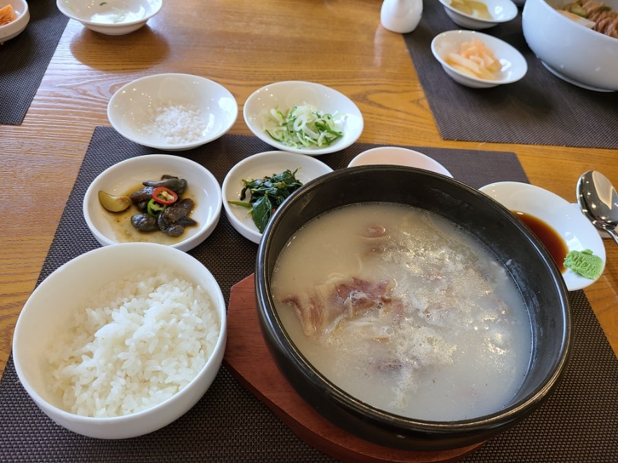 클럽하우스 대식당 이미지