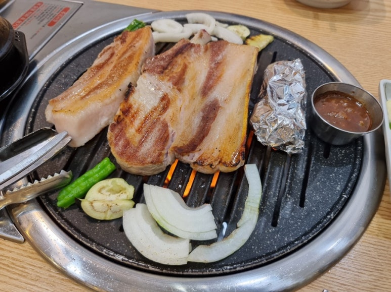 열두달제주흑돼지 이미지