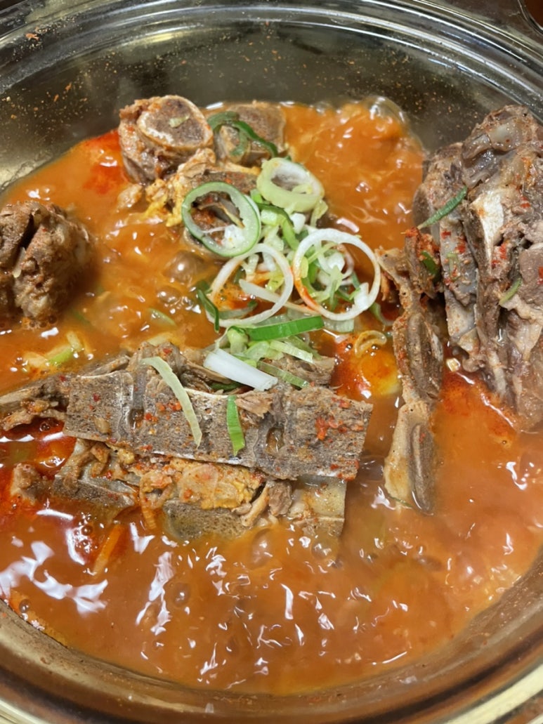 유구집얼큰이뼈해장국 이미지