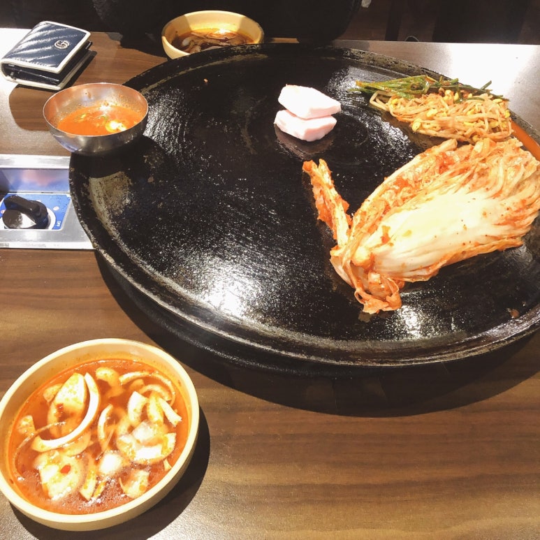 솥뚜껑야식 이미지