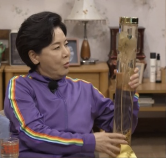 황창민 삼을품은닭 이미지