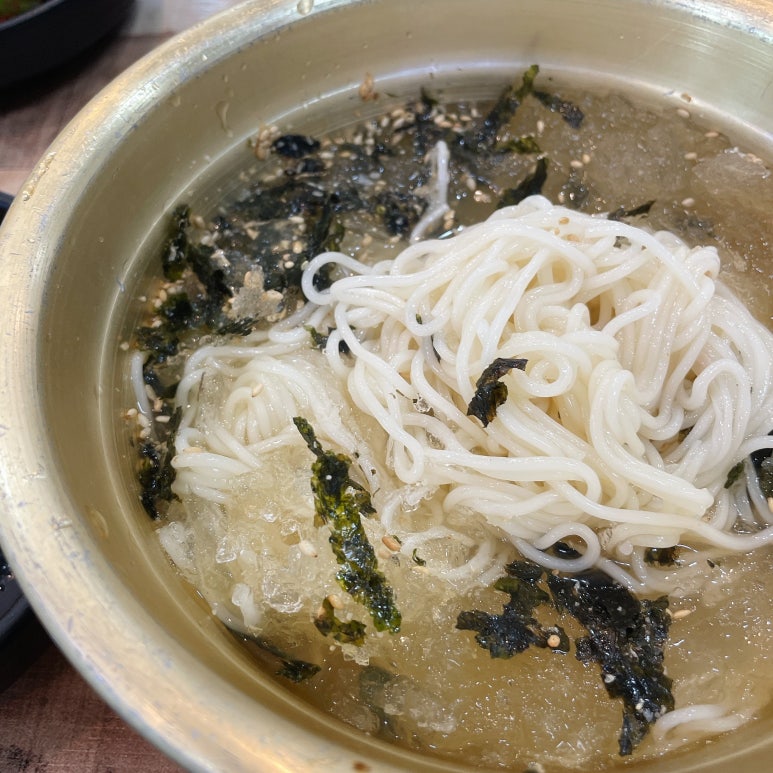 유장군솥뚜껑삼겹살 이미지