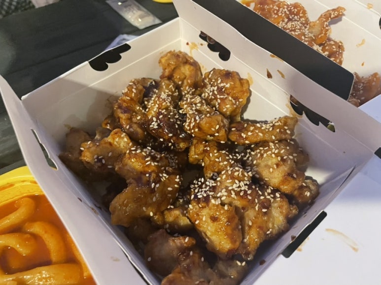치킨플러스창촌점 이미지