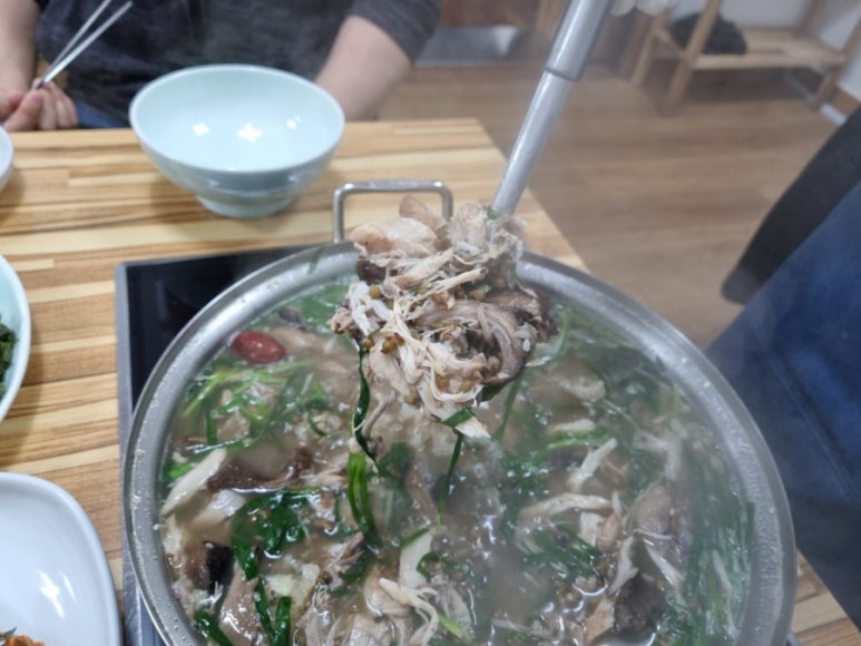 오능이백숙 이미지