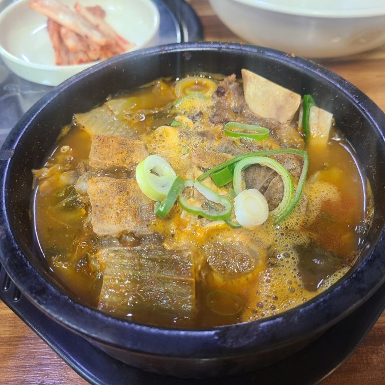 청마루감자탕해장국 이미지