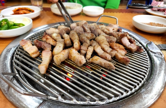 유가네돼지왕갈비 이미지