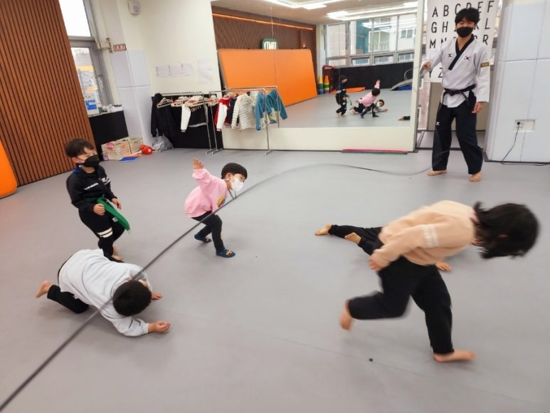아크로바틱교실 이미지