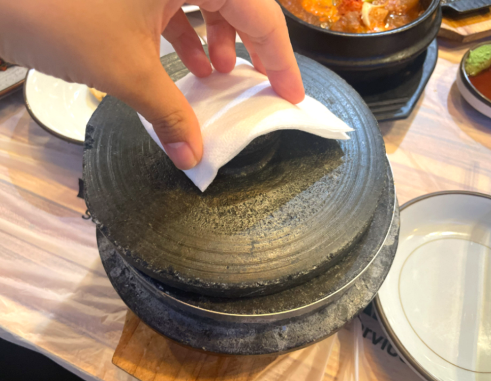 경호생오리 돌솥밥 이미지