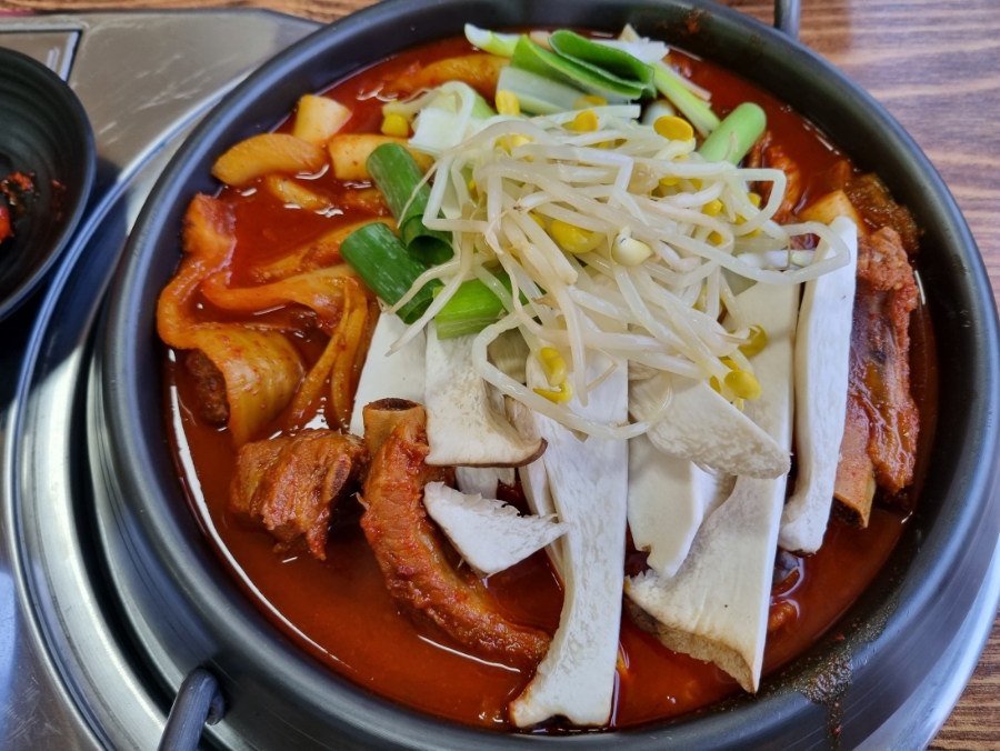 뼈대있는매운갈비찜 이미지
