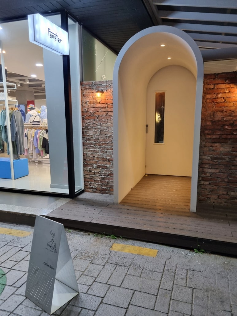 펜스터(Fenster) 이미지