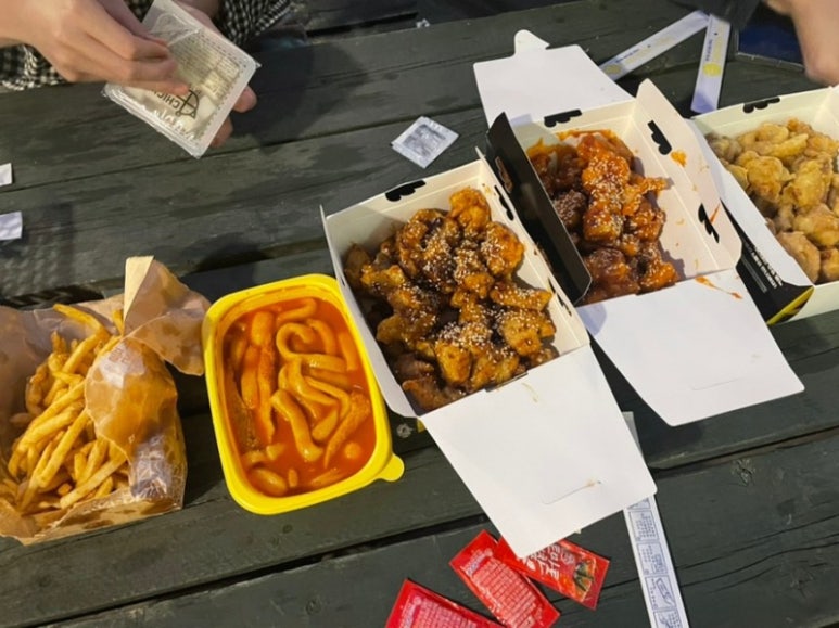 치킨플러스창촌점 이미지
