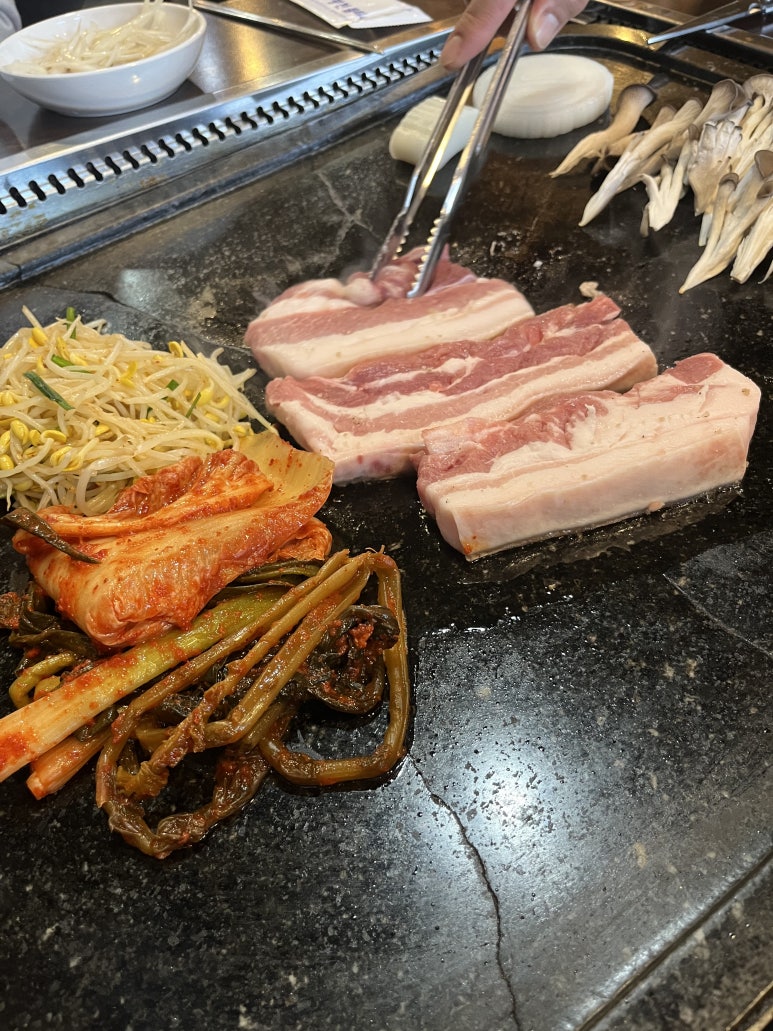 퓨전돌판집 이미지