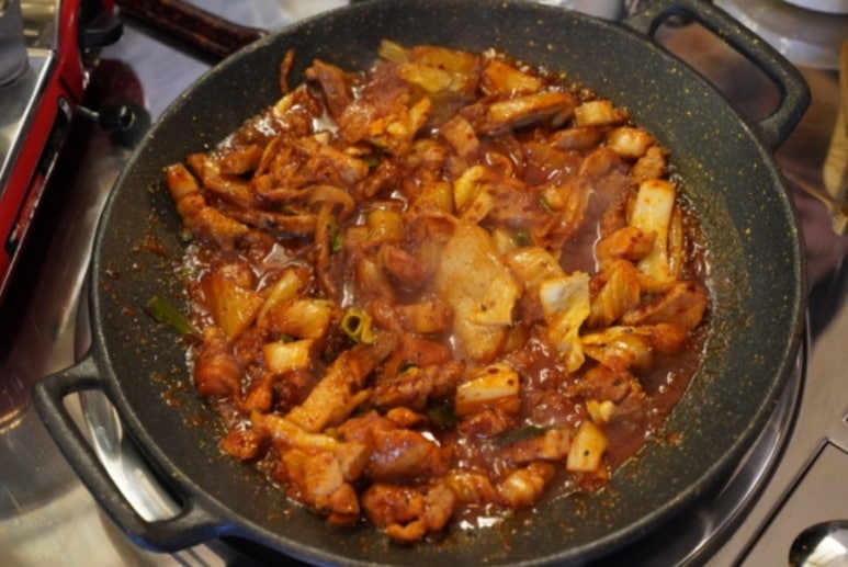 옛날돼지찌개철판구이 이미지