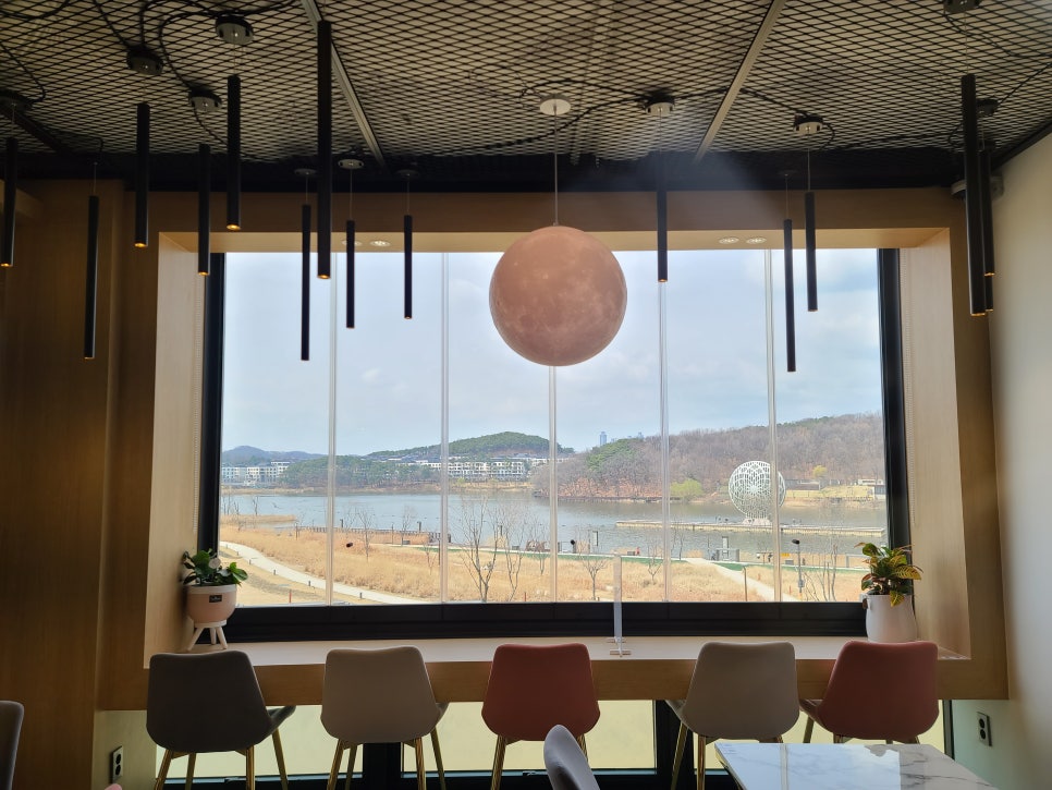경치가 좋은 동탄 호수공원 이색 쥬얼리 까페 마라고데스 — 원문 이미지 2