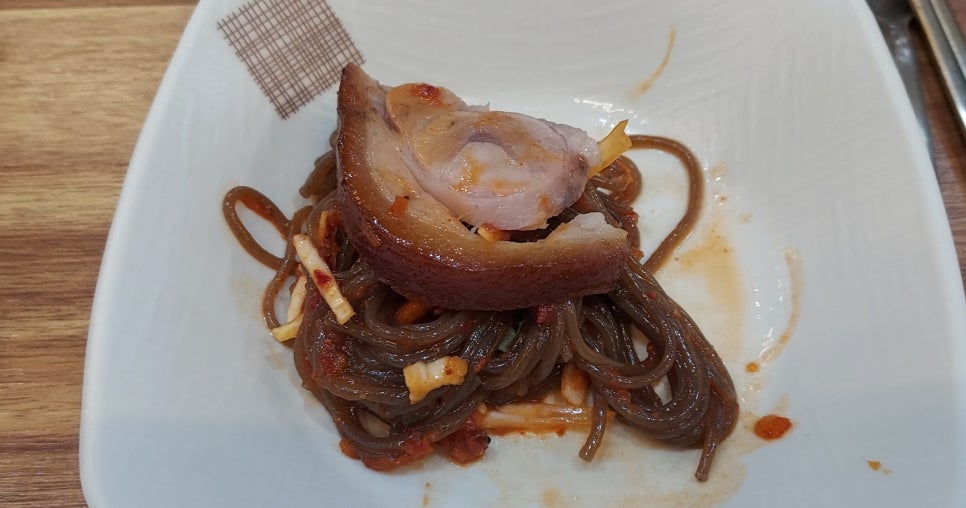 돈토지왕족발 이미지