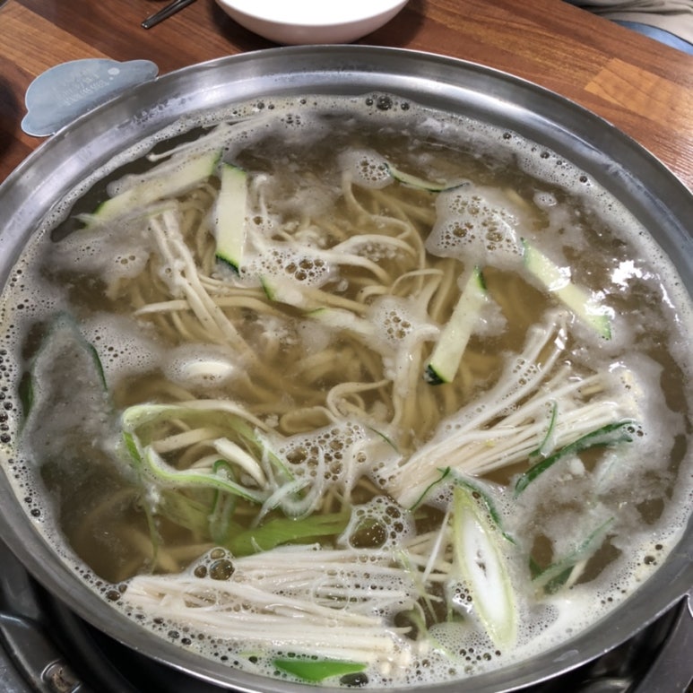 궁중해물칼국수 이미지