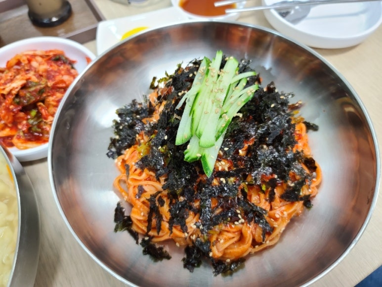 칼국수에 끌림 이미지