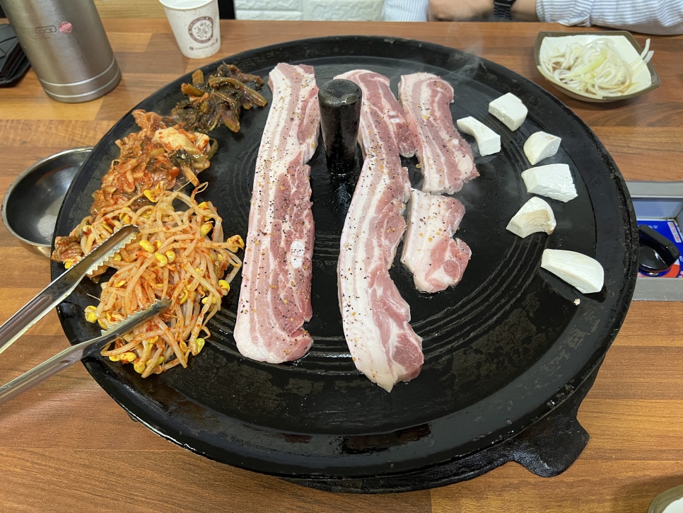 풍년솥뚜껑삼겹살 이미지
