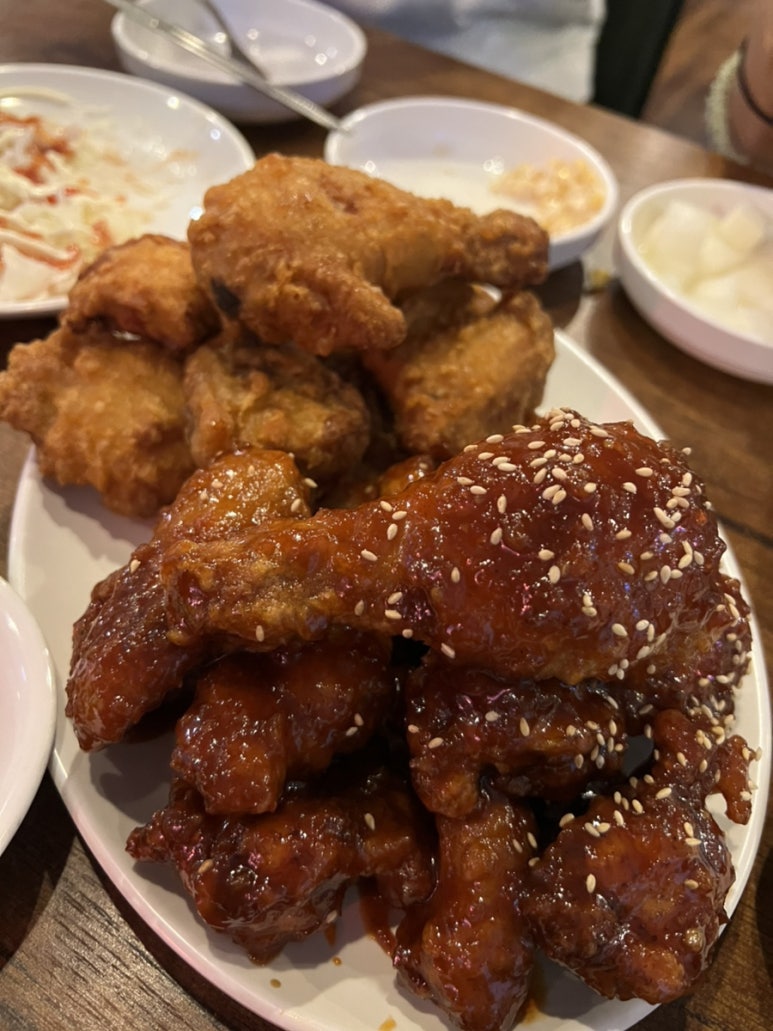 쌔떼치킨 이미지