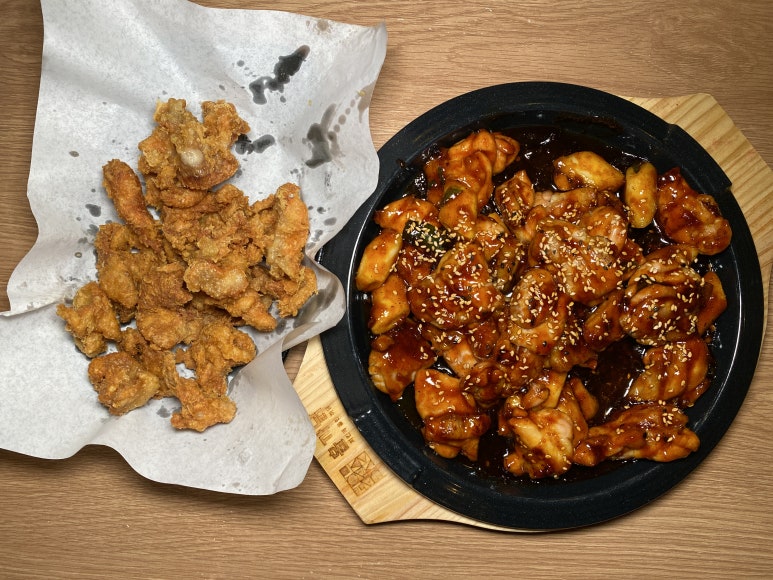 치킨에홀린까닭홀까닭 이미지