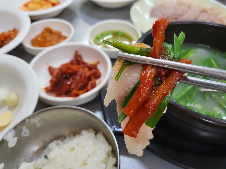 촌집돼지국밥 이미지