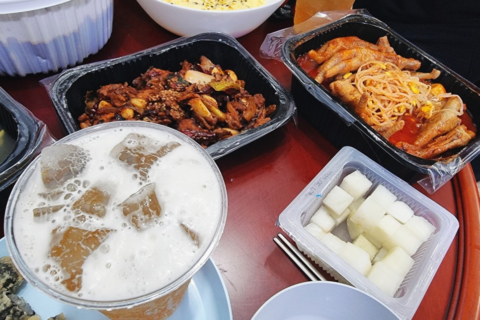 욕쟁이 할매닭발 이미지