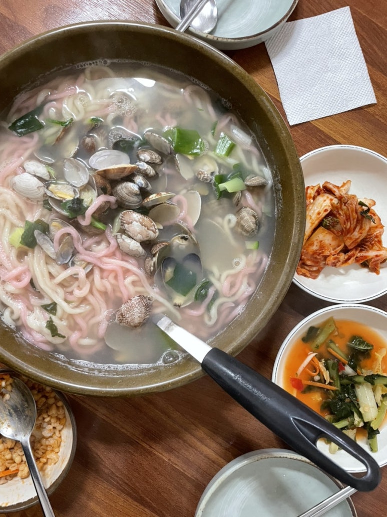 윤가네 백년초 바지락 칼국수 이미지