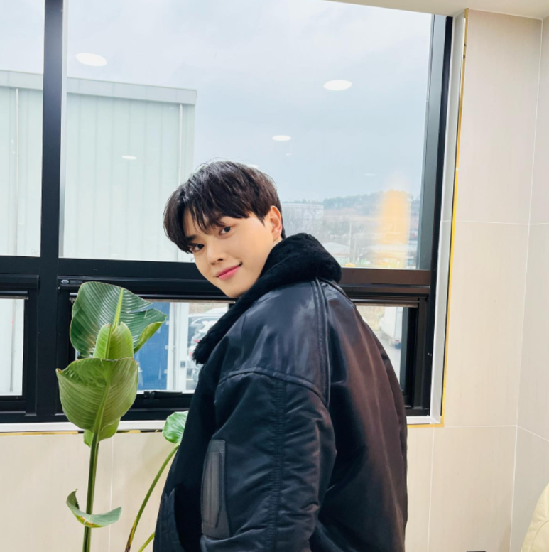 송강유리 이미지