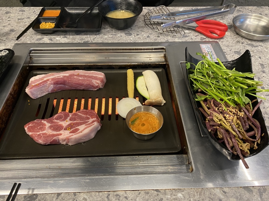 솥밥삼겹살 이미지