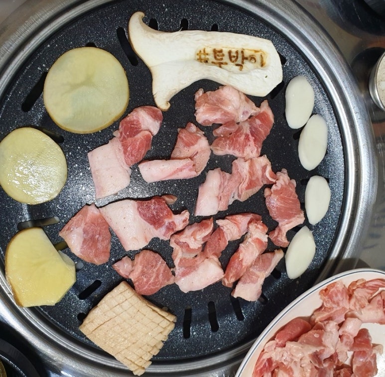 꽃돼지뒷고기 이미지