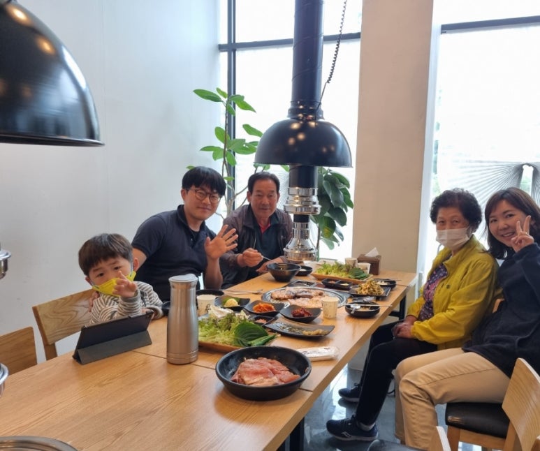 강변숯불갈비 이미지