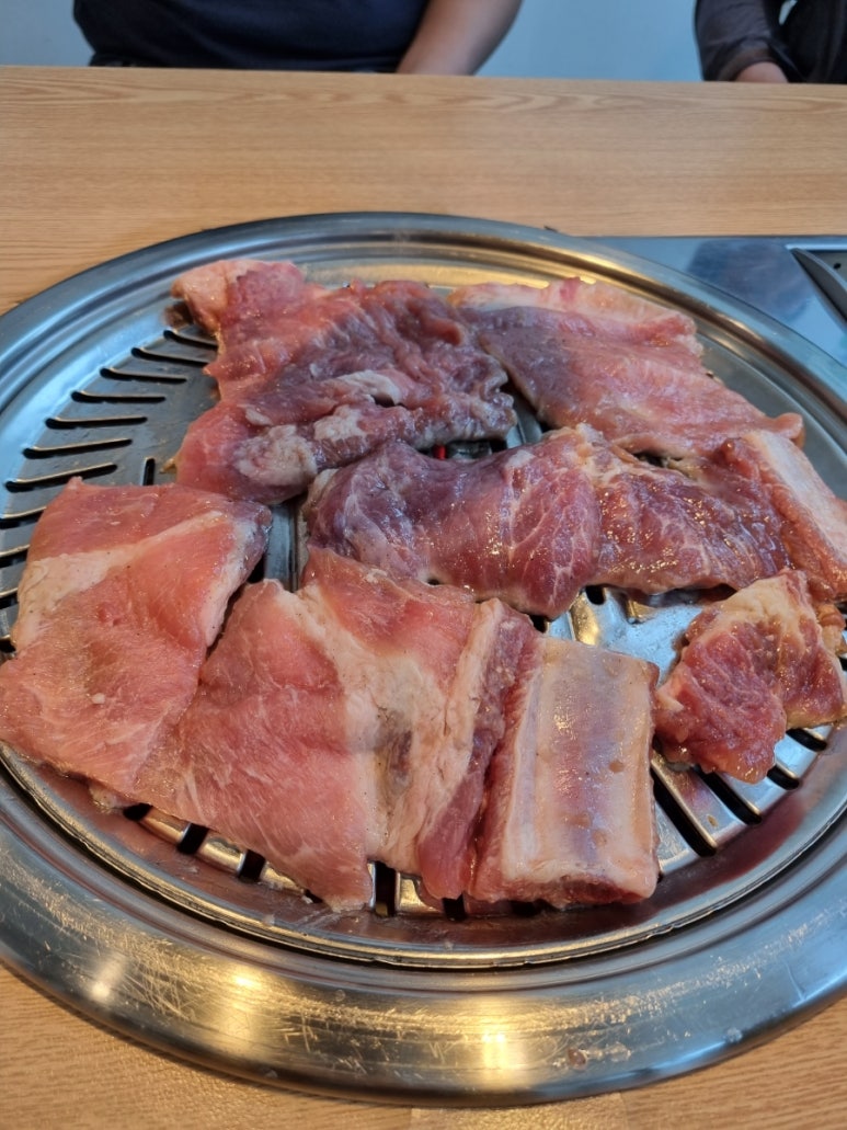 강변숯불갈비 이미지