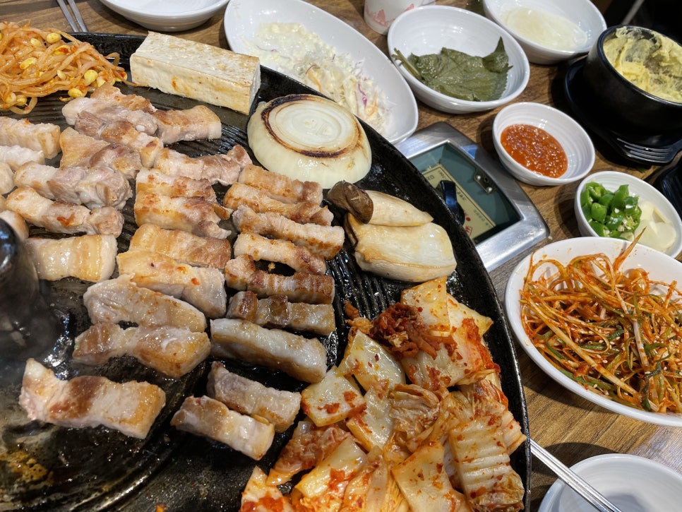 탄현 솥뚜껑 삼겹살 이미지