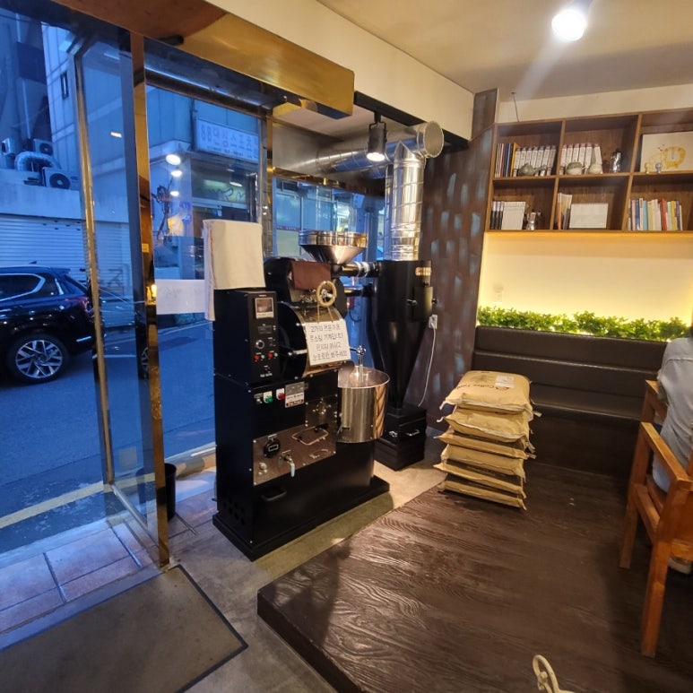 버즈 로스터스 이미지