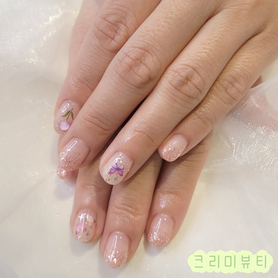 빛;이나네일 이미지