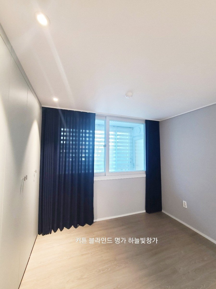 하늘빛창가 이미지