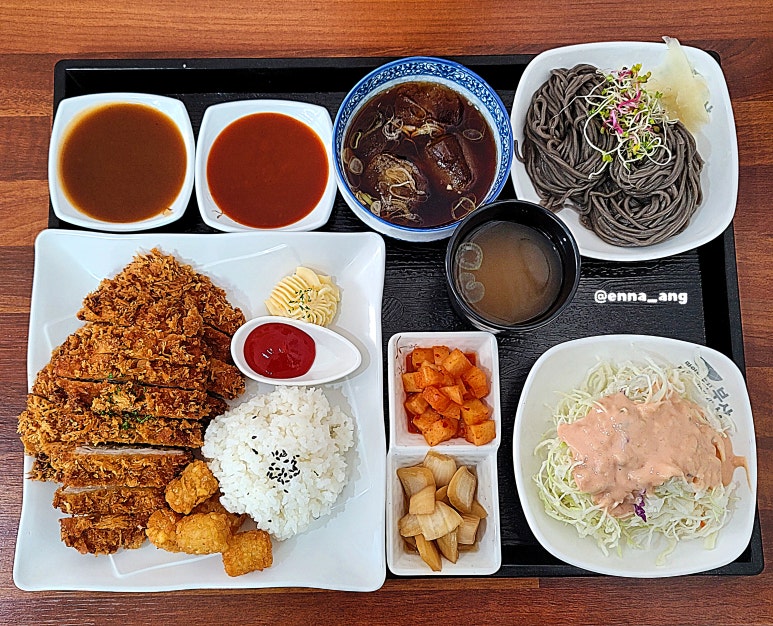 모니돈까스 이미지