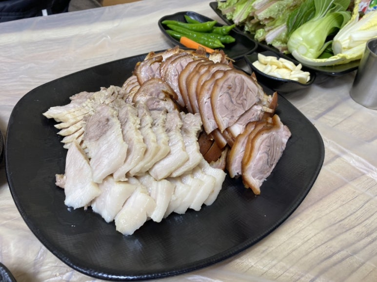 꽃돼지보쌈족발식당 이미지