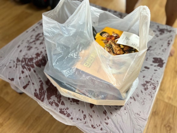 또래오래치킨피자 이미지