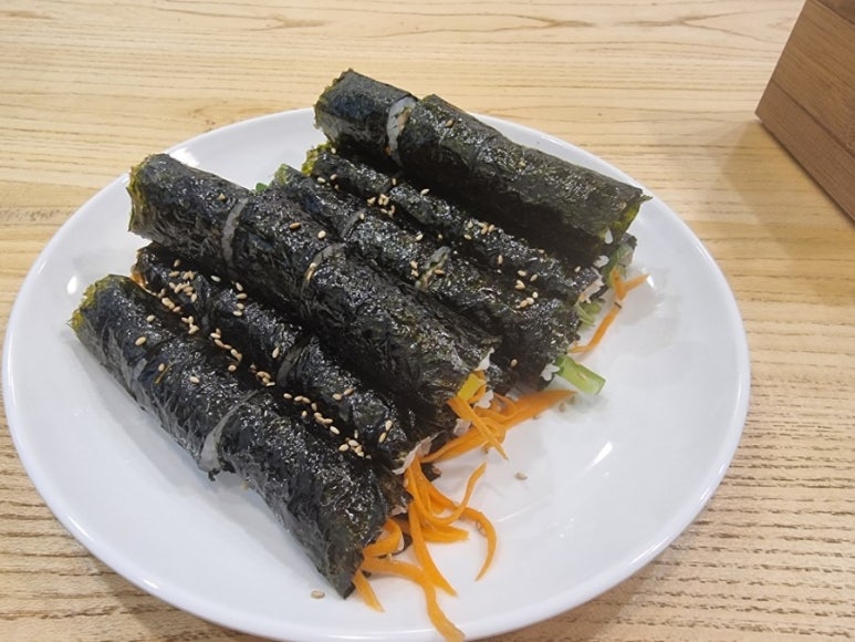 땡초꼬꼬마김밥 이미지