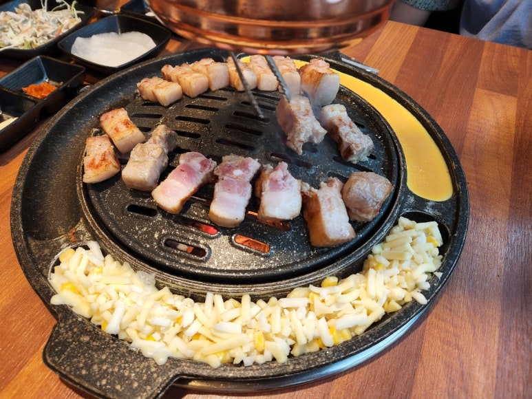 인생고기육회 이미지