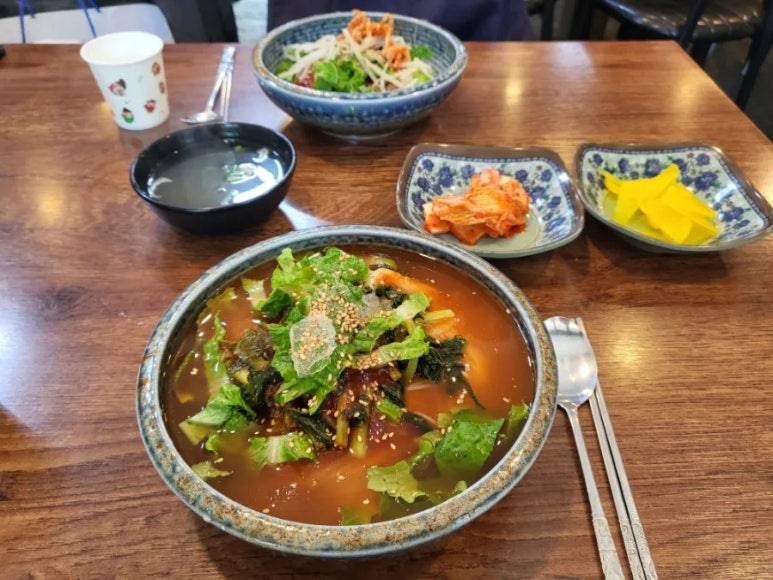국수랑지짐이랑 이미지